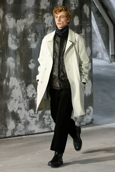 Look 12